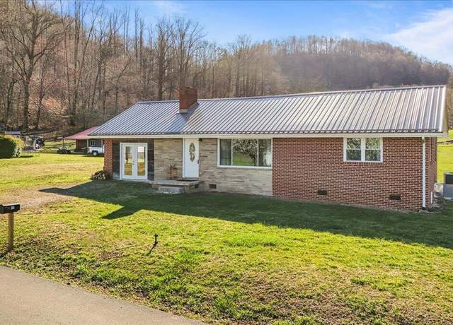 Property at 300 Berry Hill Rd, Elizabethton, TN 37643, 2 beds, 2 baths