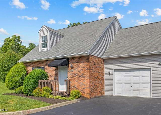 Property at 2700 Indian Ridge Rd #12, Johnson City, TN 37604, 3 beds, 2 baths