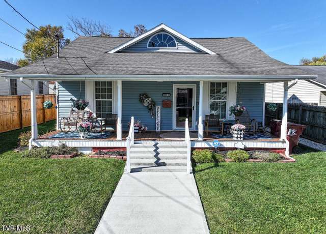 Property at 202 8th Ave, Johnson City, TN 37604, 2 beds, 1.5 baths