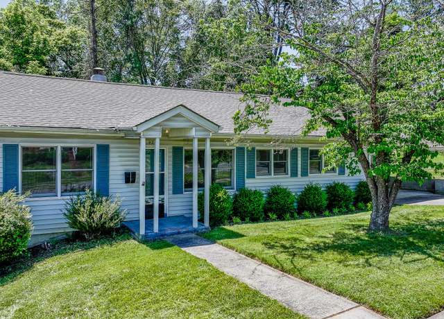Property at 921 Hillcrest Dr, Johnson City, TN 37604, 3 beds, 2 baths