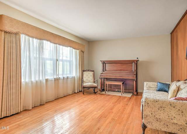 Property at 545 Bays View Rd, Kingsport, TN 37660, 3 beds, 1.5 baths