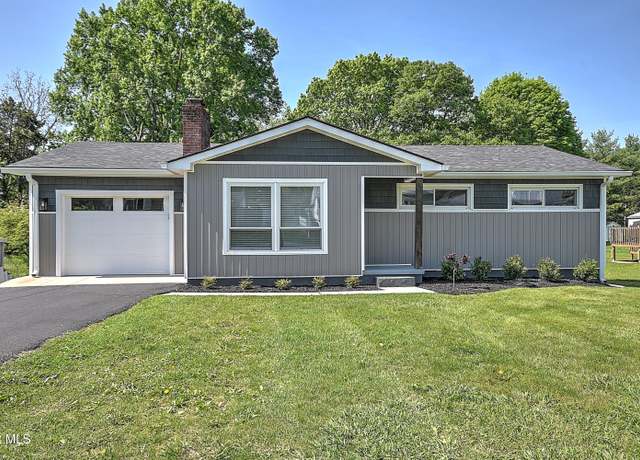 Property at 305 Blue Bonnet Dr, Bristol, TN 37620, 3 beds, 2.5 baths