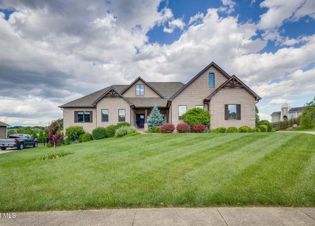 Property at 83 Hayfield Dr, Johnson City, TN 37615, 4 beds, 4 baths