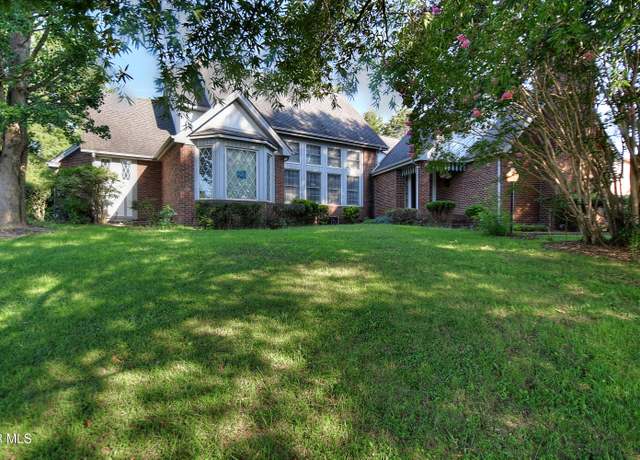 Property at 948 Meadow Ln, Kingsport, TN 37663, 3 beds, 3 baths