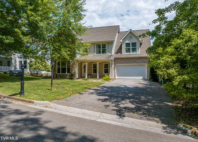 Property at 309 Church St, Abingdon, VA 24210, 3 beds, 2.5 baths