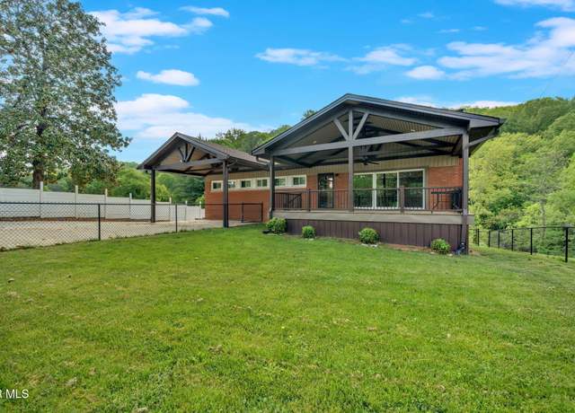 Property at 3749 Hemlock Park Cir, Kingsport, TN 37663, 4 beds, 3 baths