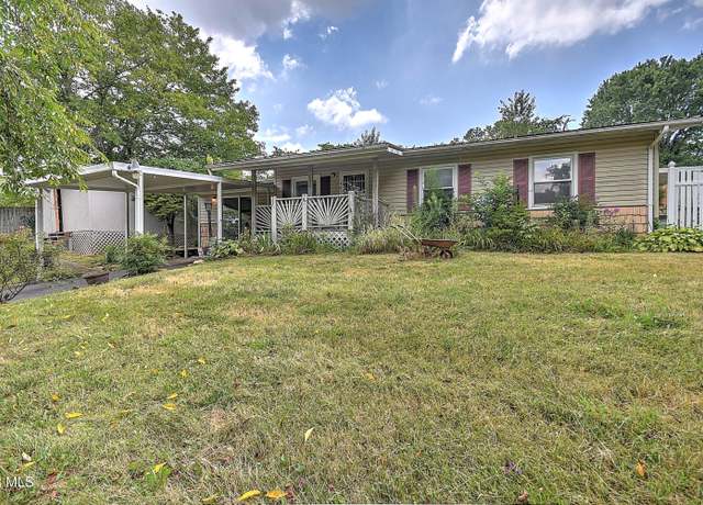 Property at 1320 Lynwood Cir, Johnson City, TN 37604, 3 beds, 1 bath