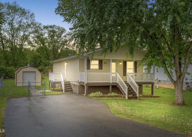 Property at 608 Walnut St, Elizabethton, TN 37643, 2 beds, 2 baths