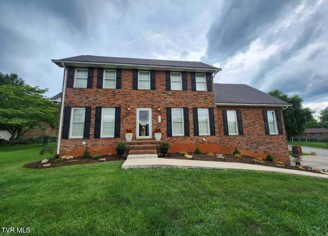 Property at 735 Redwood Dr, Mount Carmel, TN 37645, 5 beds, 3.5 baths