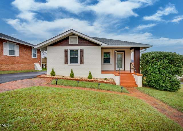 Property at 421 L St, Elizabethton, TN 37643, 3 beds, 1 bath