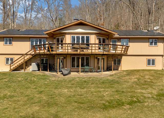 Property at 138 Gate Hollow Rd, Mountain City, TN 37683, 4 beds, 3.5 baths