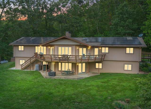 Property at 138 Gate Hollow Rd, Mountain City, TN 37683, 4 beds, 3.5 baths