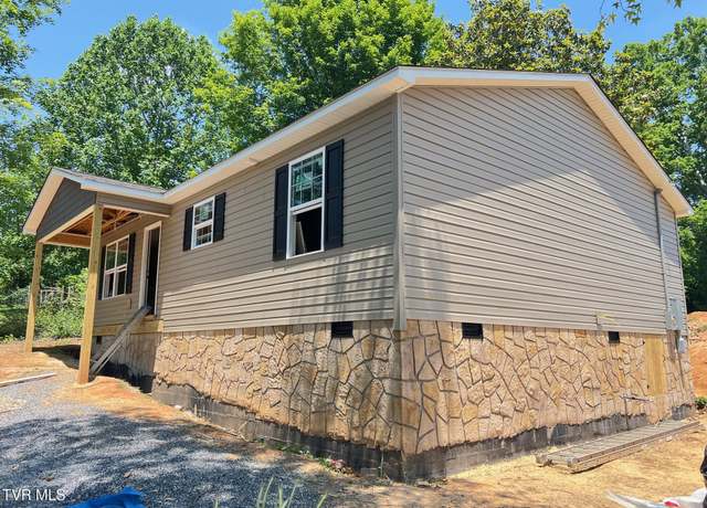 Property at 136 Spurgeon Dr, Blountville, TN 37617, 2 beds, 2 baths