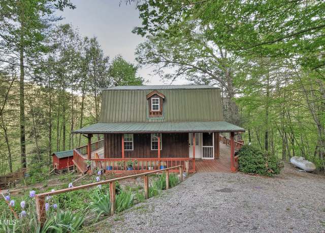 Property at 106 Chandler Cove Rd, Erwin, TN 37650, 2 beds, 2.5 baths