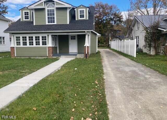 Property at 1334 Center St, Kingsport, TN 37664, 4 beds, 2.5 baths