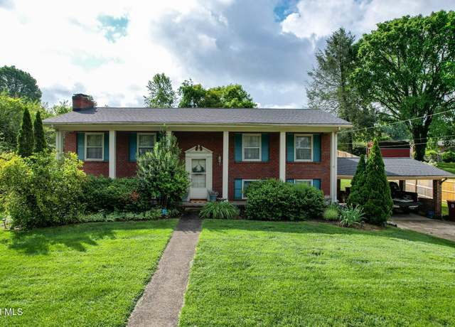 Property at 523 Ravenwood Dr, Johnson City, TN 37604, 4 beds, 2 baths
