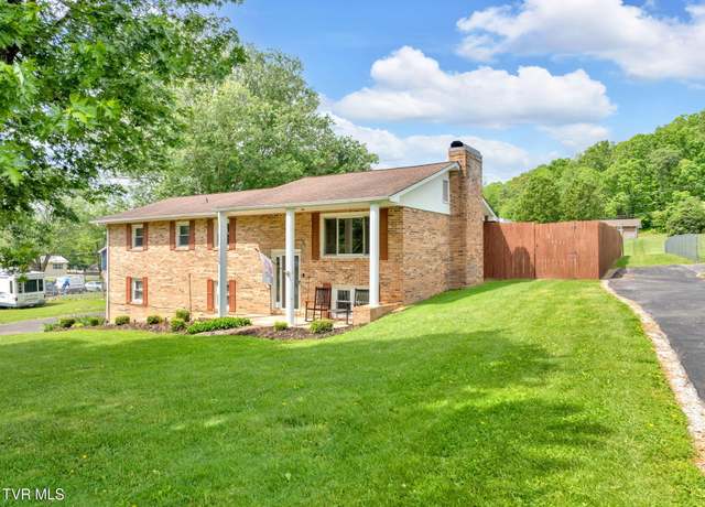 Property at 1105 Greenlee Dr, Jonesborough, TN 37659, 3 beds, 2.5 baths