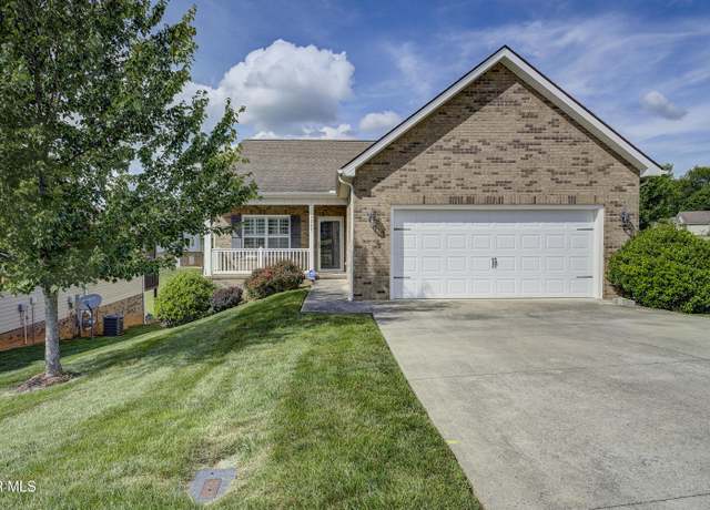 Property at 1267 Willow Springs Dr, Johnson City, TN 37604, 4 beds, 3 baths