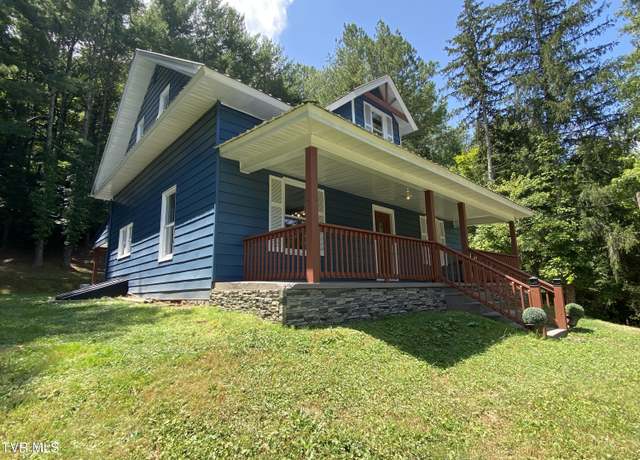 Property at 2622 Shawnee Ave, Big Stone Gap, VA 24219, 4 beds, 2.5 baths