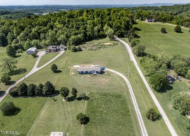 Property at 2774 Newport Hwy, Greeneville, TN 37743, 4 beds, 3 baths