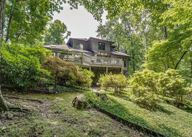 Property at 485 Woodway Dr, Blountville, TN 37617, 5 beds, 4 baths