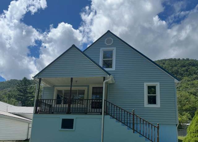 Property at 9 2nd Ave Unit E, Big Stone Gap, VA 24219, 3 beds, 1 bath
