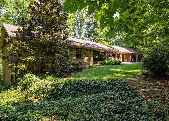 Property at 218 Panoramic View Dr, Greeneville, TN 37743, 4 beds, 3 baths