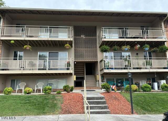 Property at 1055 Carriage Circle Cir #103, Bristol, VA 24201, 2 beds, 1.5 baths