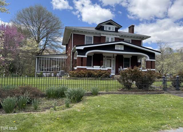 Property at 2117 Alto St, Big Stone Gap, VA 24219, 4 beds, 3.5 baths