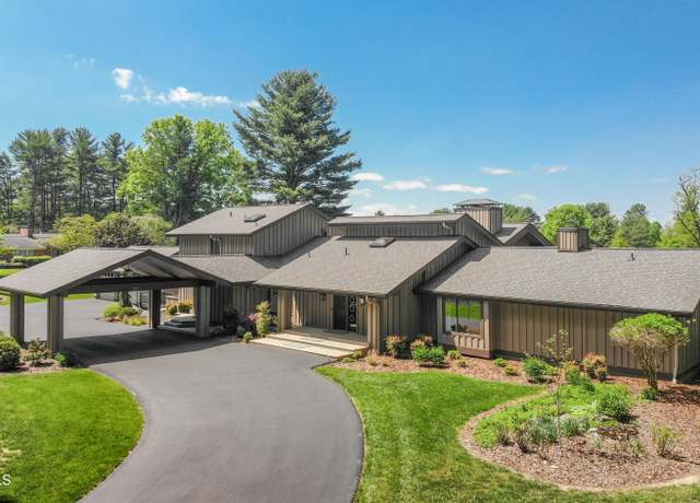 Property at 72 Fairway Dr, Bristol, TN 37620, 6 beds, 4.5 baths