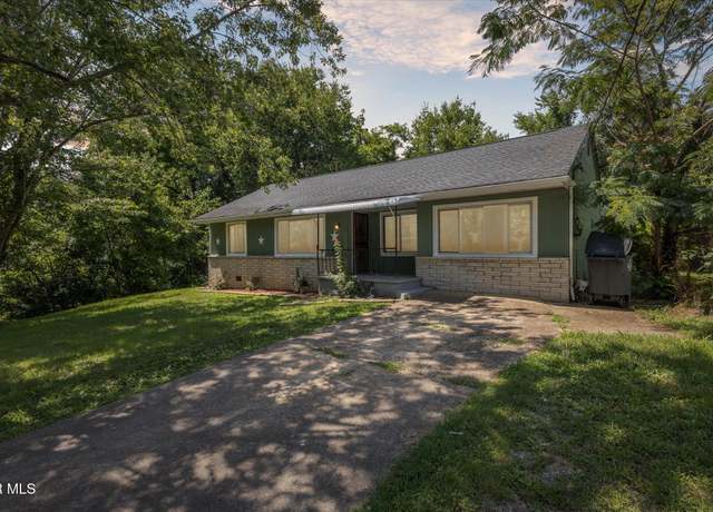 Property at 2104 Millye St, Kingsport, TN 37664, 4 beds, 2 baths