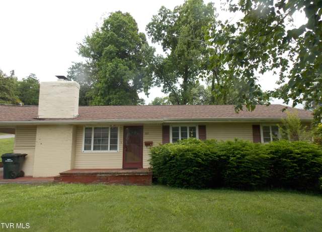 Property at 167 Cherry St, Bristol, VA 24201, 3 beds, 2 baths