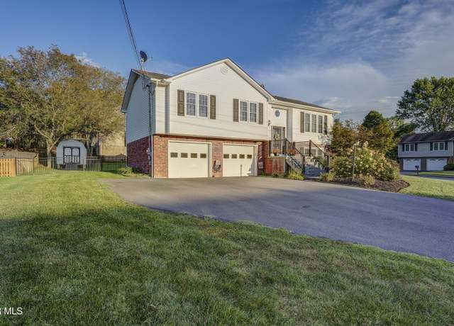 Property at 400 Brookwood Dr, Johnson City, TN 37615, 4 beds, 3 baths