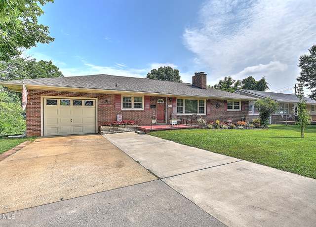 Property at 2020 Oakland St, Kingsport, TN 37660, 3 beds, 1 bath