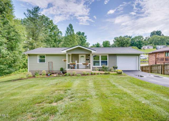 Property at 1933 Sand St, Kingsport, TN 37660, 4 beds, 3 baths