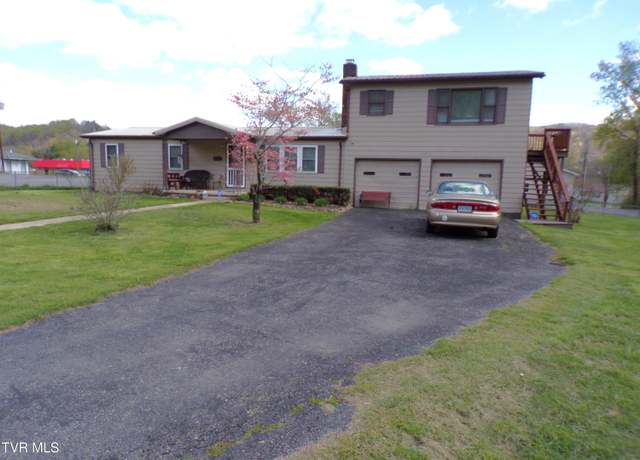 Property at 410 4th Ave, Big Stone Gap, VA 24219, 3 beds, 2 baths