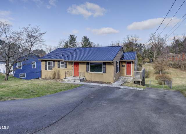 Property at 913 Lake Dr, Johnson City, TN 37601, 4 beds, 2 baths