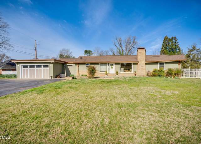 Property at 456 Berkeley Rd, Kingsport, TN 37660, 4 beds, 3.5 baths