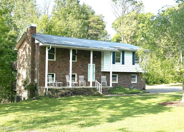 Property at 205 Pond Springs Rd W, Kingsport, TN 37664, 3 beds, 2.5 baths