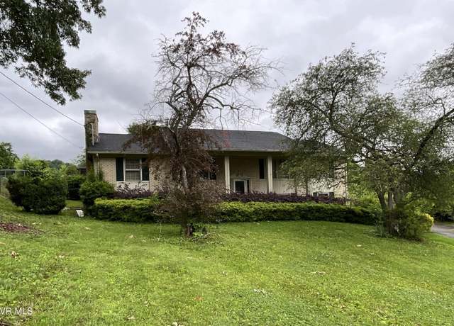 Property at 806 Sir Echo Dr, Kingsport, TN 37663, 3 beds, 2 baths