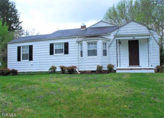 Property at 102 Woodland Dr, Johnson City, TN 37601, 3 beds, 1 bath