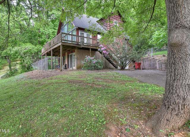Property at 6 Bingham Court Ct, Johnson City, TN 37604, 2 beds