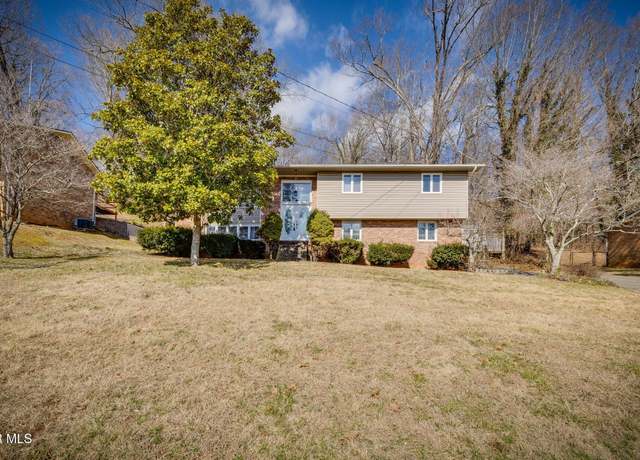 Property at 710 Foothills Rd, Kingsport, TN 37663, 4 beds, 3 baths
