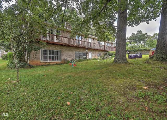 Property at 203 Fairfield Dr, Bristol, TN 37620, 3 beds, 2.5 baths
