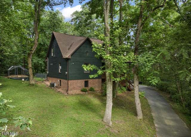 Property at 1008 Cox Trail Pl, Kingsport, TN 37660, 3 beds, 2.5 baths