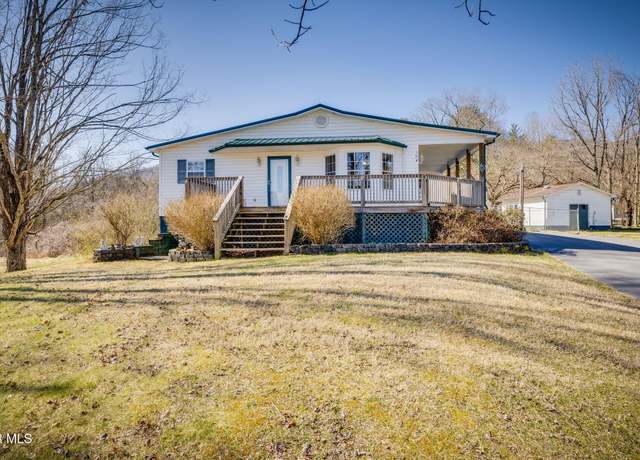 Property at 104 Watson Rd, Johnson City, TN 37604, 3 beds, 2 baths