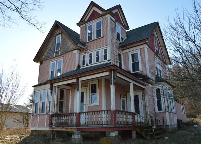 Property at 1663 Barkley Rd, Greeneville, TN 37745, 3 beds, 2 baths