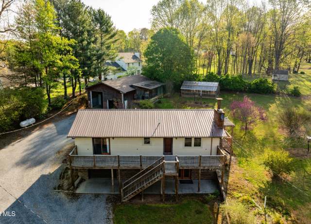 Property at 131 Leedy Ln, Jonesborough, TN 37659, 2 beds, 2 baths