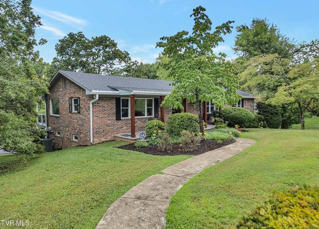 Property at 902 Ringdove Ln, Greeneville, TN 37743, 3 beds, 2.5 baths