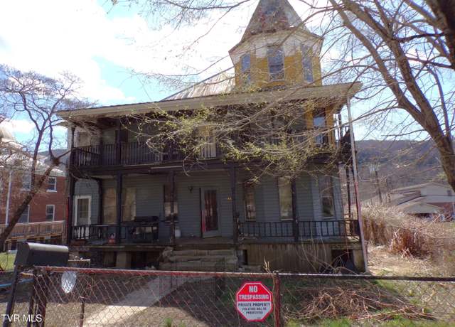 Property at 903 Virginia Ave, Norton, VA 24273, 5 beds, 3 baths